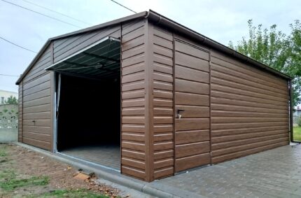 Garaż blaszany 7x6 - Dwustanowiskowy, Dach dwuspadowy, Kolor drewnopodobny orzech, Bramy uchylne