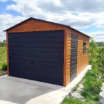 Garaż blaszany 3x5 - Jednostanowiskowy, Dach dwuspadowy, Drewnopodobny Złoty dąb, Brama uchylna