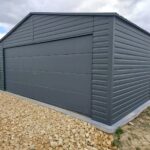 Garaż blaszany 6x6 - Dwustanowiskowy, Dach dwuspadowy, Kolor antracyt, Brama segmentowa